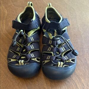 Keen Kids Black and Yellow Sandals
